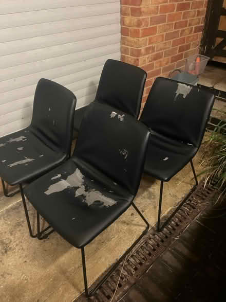 Photo of free Computer table, unit and chairs (Oxford OX33) #3