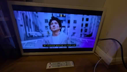 Photo of free Samsung smart TV 32" (Toxteth L8) #3
