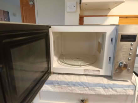 Photo of free Microwave Oven - not working (Botley OX2) #2