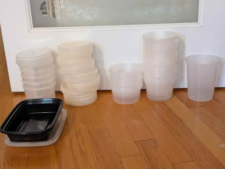 Photo of free To-go containers and straws (Lawrence and el Camino) #2