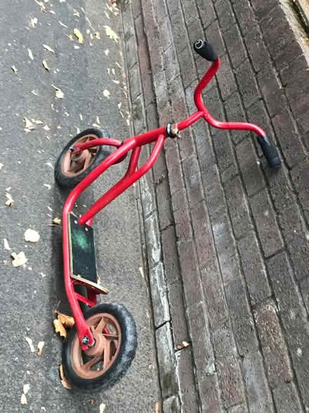 Photo of free Child’s scooter (South Wimbledon, SW19 SW19) #2