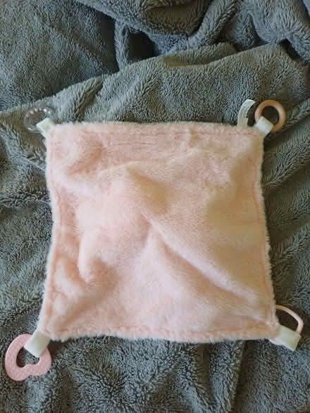 Photo of free Pink Baby Comforter / Sensory Blankie with Teething Accessor (Orgreave S13) #2