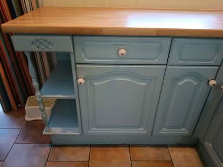 Photo of free kitchen base units; 2 double units 2 corner units,4 single u (Eastern Green CV5) #1