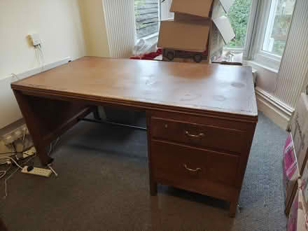 Photo of free large desk (Fairfield LA1) #1