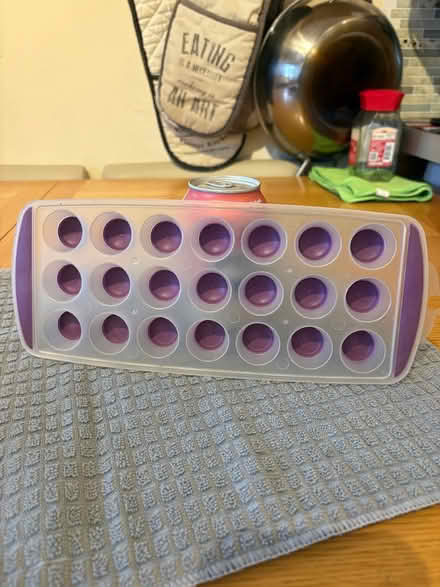 Photo of free silicone xmas molds and an ice tray (WF12 Chickenley / Dewsbury.) #3