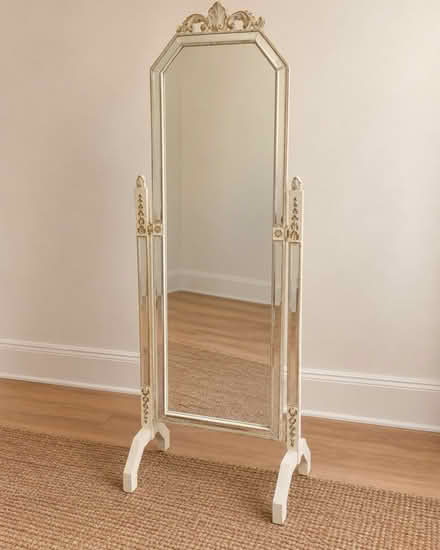Photo of free Vintage Standing mirror (Thornton Heath CR7) #2