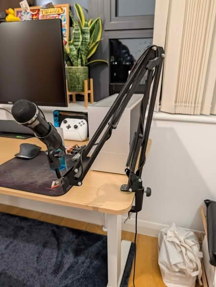 Photo of free Moukey Boom Arm & Guitar Hero Mic (W3 7DY) #1