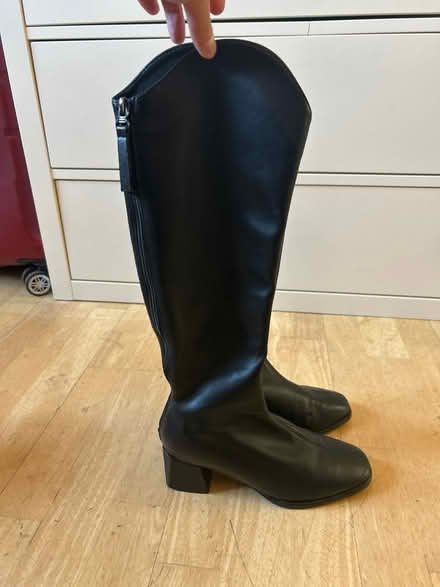 Photo of free Black knee boots (Plaistow E139LX) #3