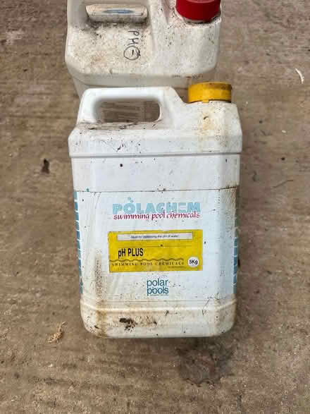 Photo of free Swimming pool chemicals (Hundon CO10) #2