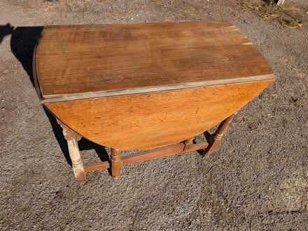 Photo of free Table wooden Oval gatefold (Denmead PO7) #2