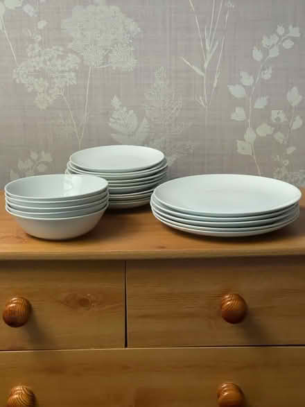 Photo of free Asst plates and dishes (Hadleigh IP7) #1