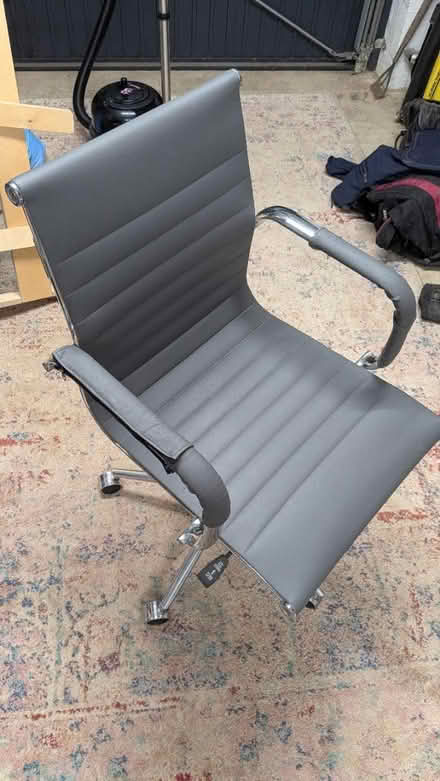 Photo of free office swivel chair (TN4) #1