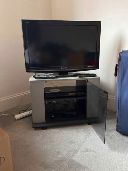 Photo of free TV and dvd player (West Hampstead NW6) #1