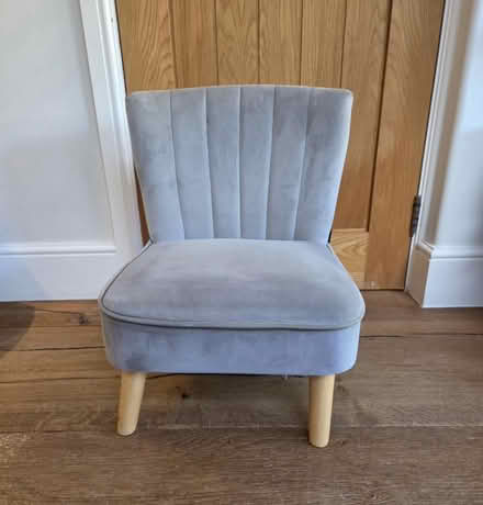 Photo of free Mini chair, grey (High Barnet EN5) #1