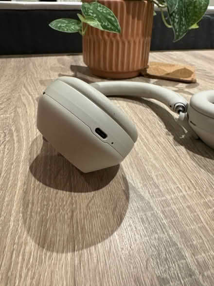 Photo of free Sony WH-1000XM5 Headphones (Barking IG11) #4
