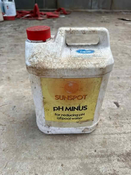 Photo of free Swimming pool chemicals (Hundon CO10) #1