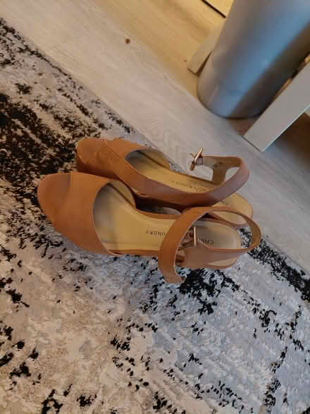 Photo of free Chinese Laundry sandals, 7.5 (Northern va) #1