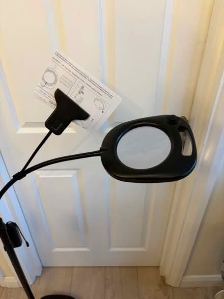 Photo of free Craft lamp with magnifier (DA15 Sidcup) #1