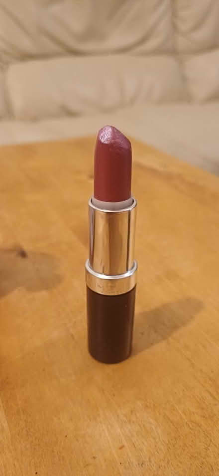 Photo of free Rimmel Lipstick (Ng3 5lh) #1