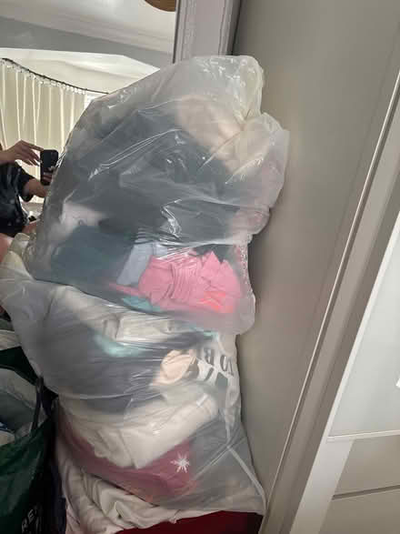 Photo of free 2 sacs girls clothes 8-9-10 (Newbury park IG2) #1
