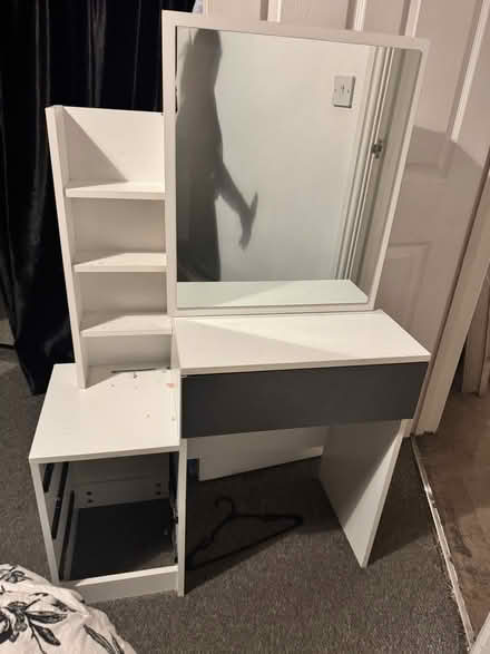 Photo of free Desk/vanity (Hartcliffe BS13) #1