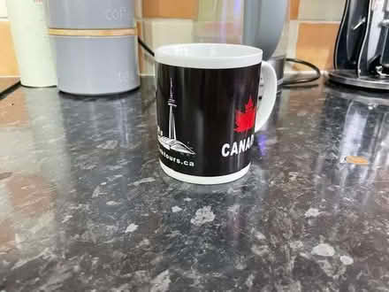 Photo of free Canada mug (Wendover HP22) #1