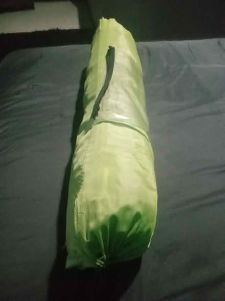 Photo of free 2person pop-up green tent (Osmondthorpe LS9) #1