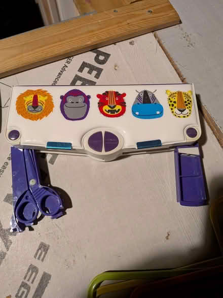 Photo of free Pencil case (Caldecott OX14) #1