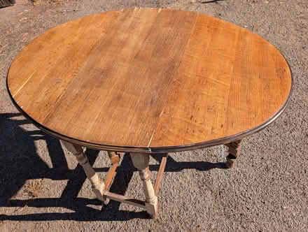 Photo of free Table wooden Oval gatefold (Denmead PO7) #1