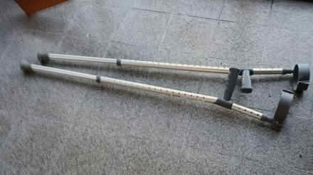 Photo of free Pair of crutches (Risinghurst OX3) #1