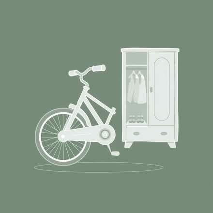 Photo of Kids bike for 6 years old and a wardrobe for adult room (Chaddesden DE21) #1