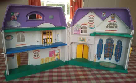 Photo of free Dolls house with furniture (Winterbourne, Lewes. BN7) #3