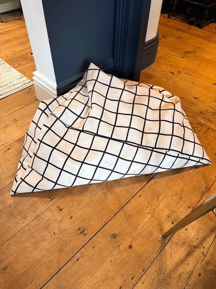 Photo of free Check pyramid bean bag chair (Cheshunt EN8 8) #1
