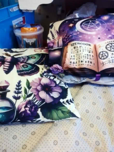 Photo of free 5cushion (Ashhill walk Bd47jf) #1