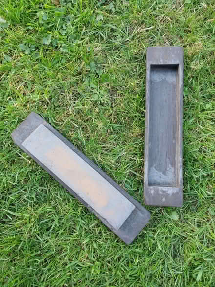 Photo of free A well used whetstone for implement sharpening (Earley RG6) #1