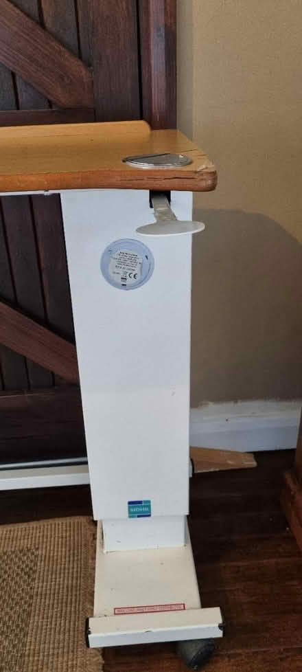 Photo of free Table for over the bed (HR9 5TP) #4