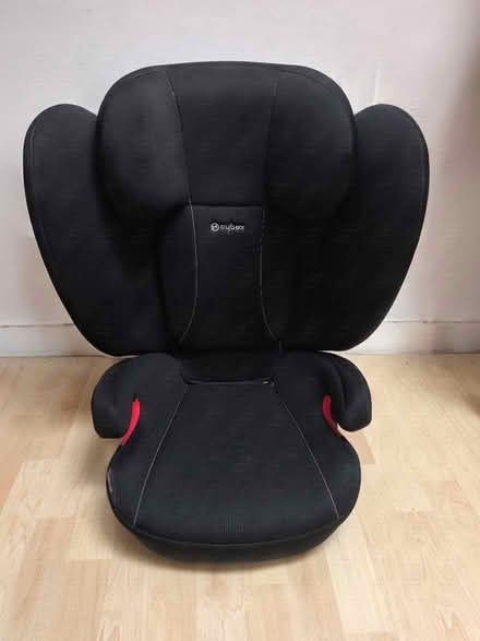 Photo of free Car seat isofix (Dublin 18) #1