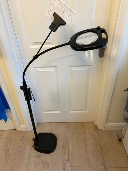 Photo of free Craft lamp with magnifier (DA15 Sidcup) #2