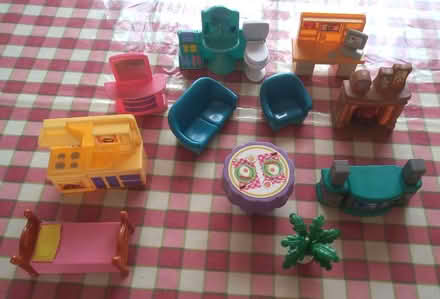 Photo of free Dolls house with furniture (Winterbourne, Lewes. BN7) #4