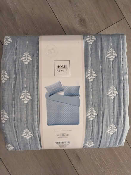 Photo of free Double duvet cover and fitted sheet (Childwall L15) #1