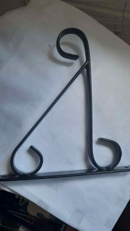 Photo of free Garden plant bracket new (Byfleet KT14) #1