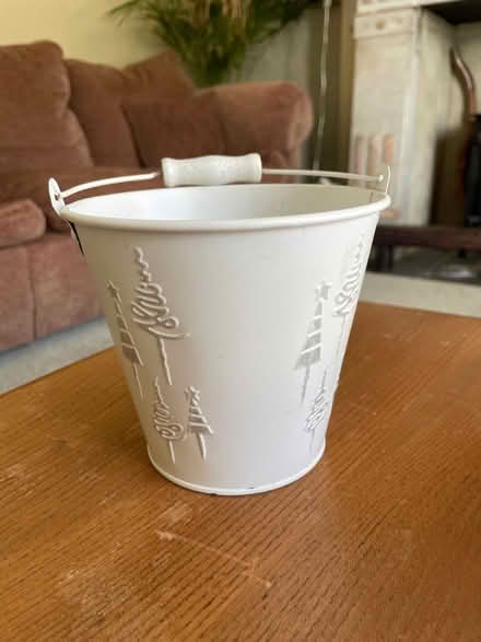 Photo of free Tin plant container (De Parys MK40) #1