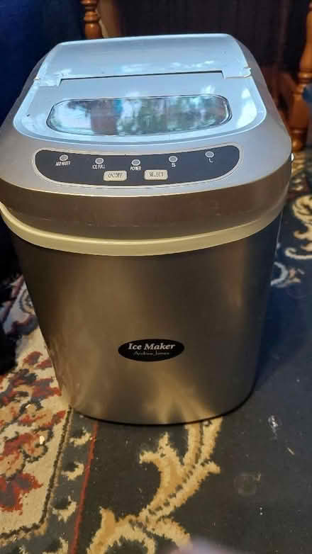 Photo of free Working ice maker (Hertford Heath SG13) #1