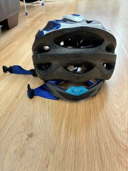 Photo of free GIRO adults cycle helmet (Southville, Cwmbran) #4