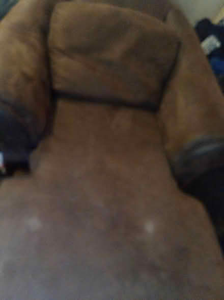 Photo of free Large lounge chair (8119 hwy 7 Havelock Ont) #1