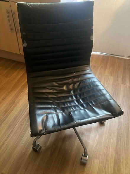 Photo of free Office chair (south oxhey watford WD19) #1
