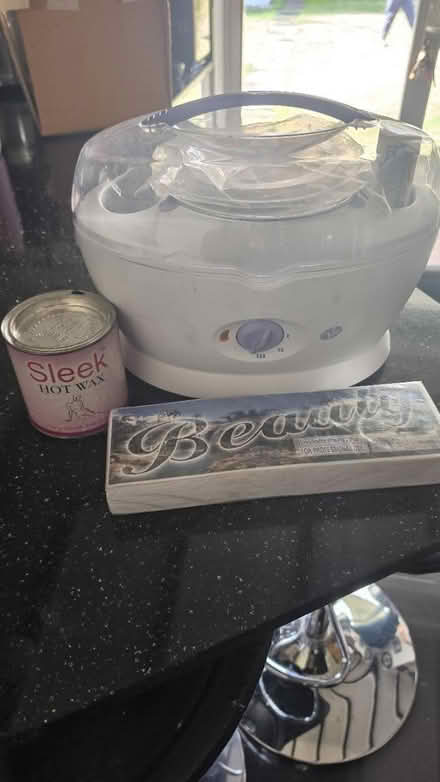 Photo of free Wax warmer (Northolt) #1