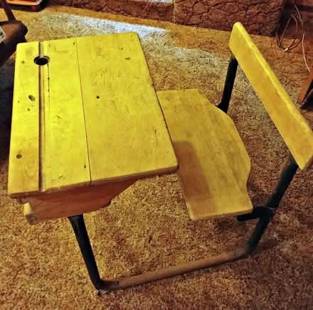 Photo of free school desk (Polwarth EH11) #2