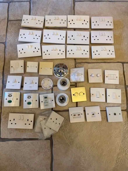 Photo of free Assorted electrical sockets, switches, spurs, dimmers ... (Priestwood RG42) #1
