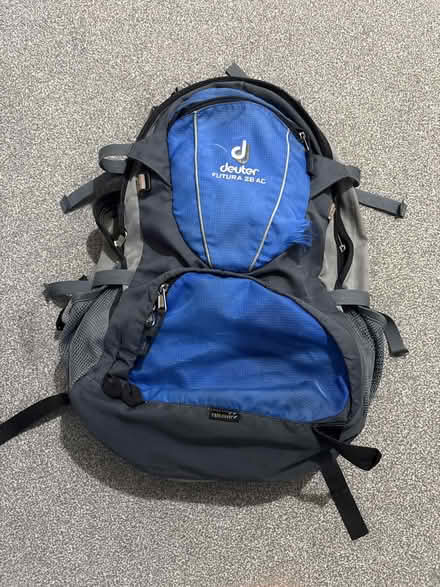 Photo of free Deuter backpack with defects (Wapping, E1W) #1